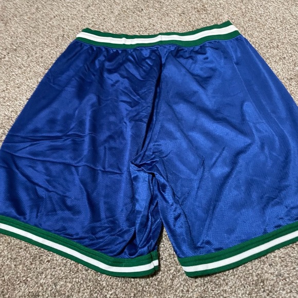 Vintage Old Logo Champion Dallas Mavericks NBA Basketball Shorts Green XL 40-42